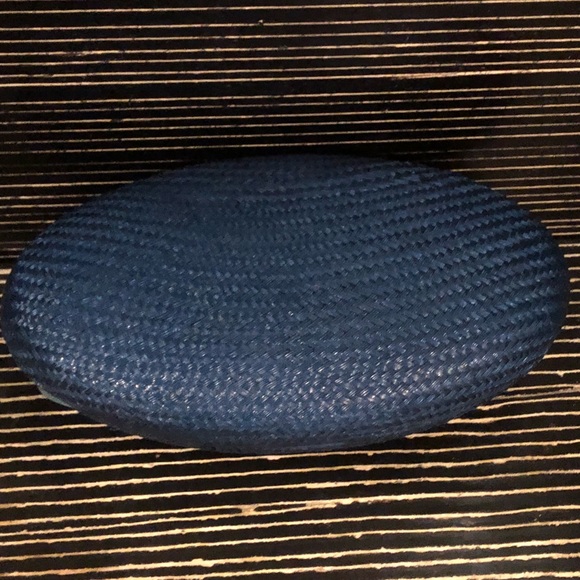 Clutch - Picture 2 of 3